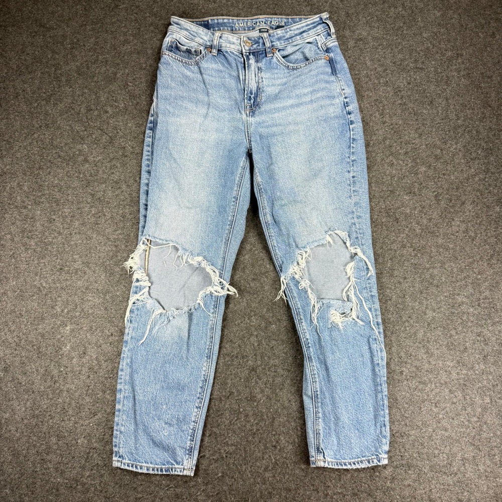 American Eagle Strigid Real Good‎ Mom Jeans Size 2 Light Wash Distressed Denim